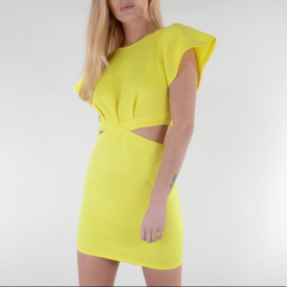 🎉Bight Yellow Dress with Frill Shoulders and Cutout Sides!